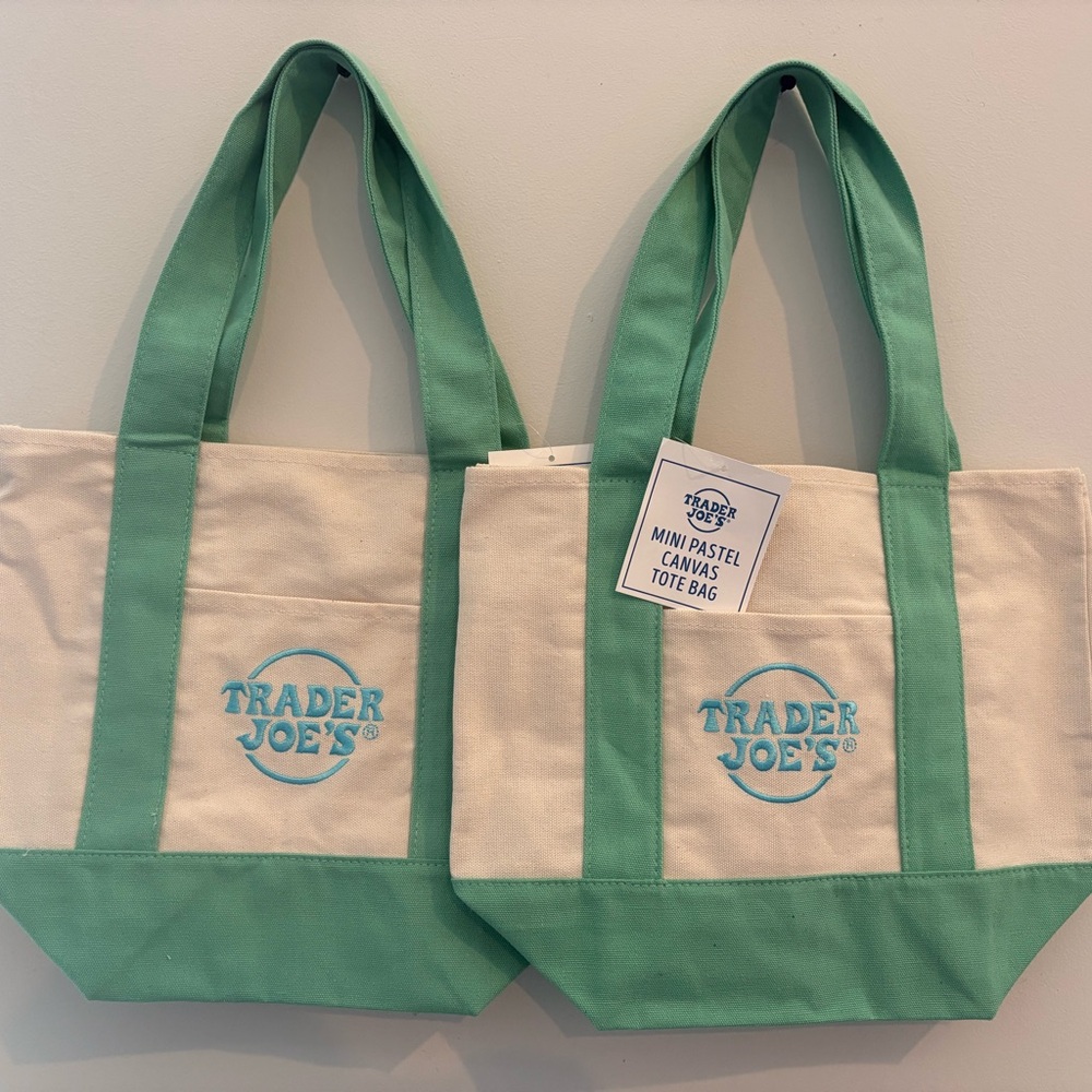 Trader Joe's Green and Cream Canvas Tote Bag SET!